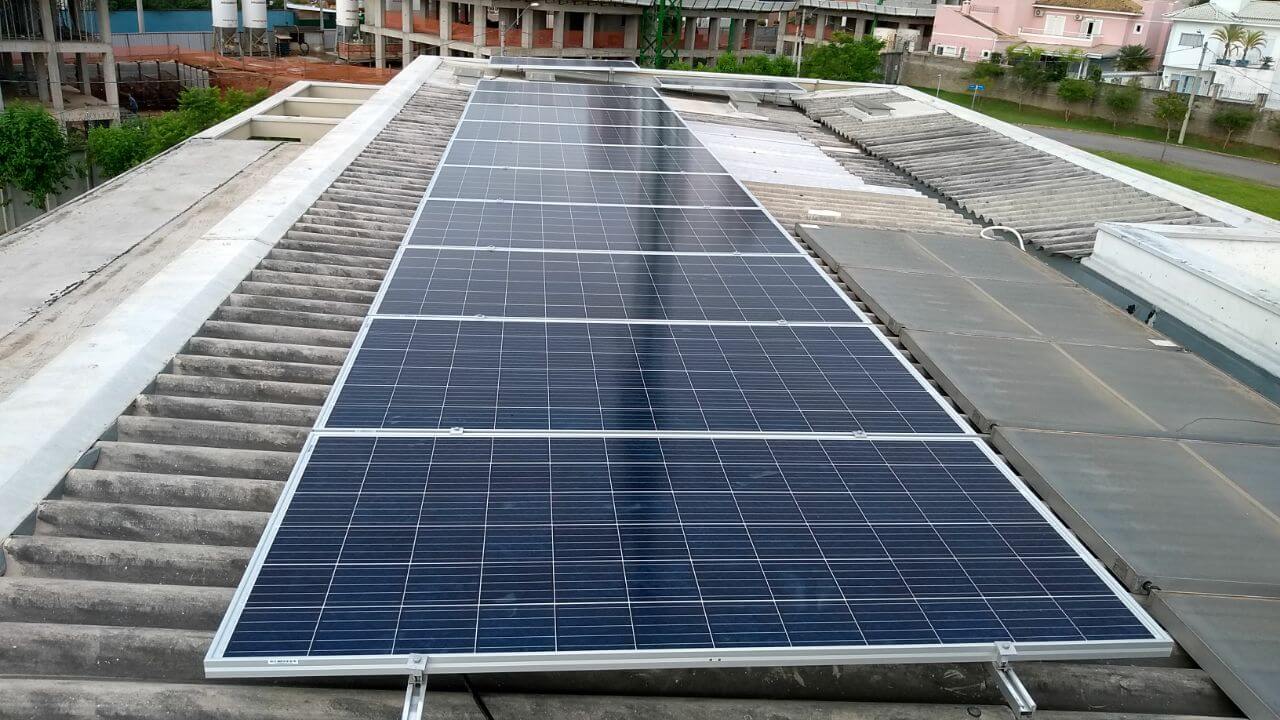 Condomínio Giverny na cidade de Sorocaba com painéis Canadian Solar